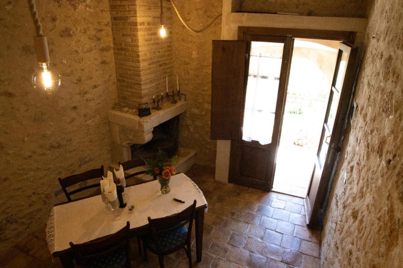 Charme In Perillis Bed & Breakfast Popoli Exterior photo