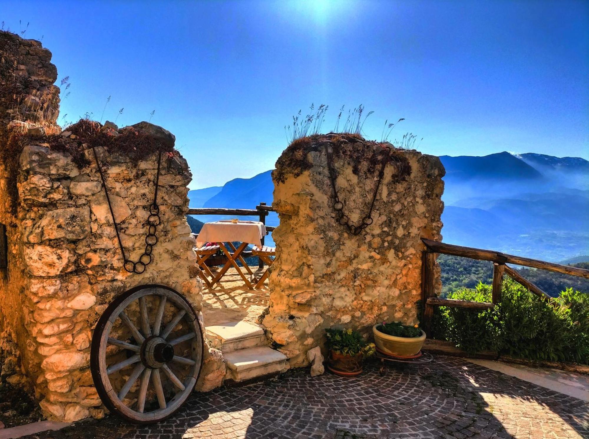 Charme In Perillis Bed & Breakfast Popoli Exterior photo