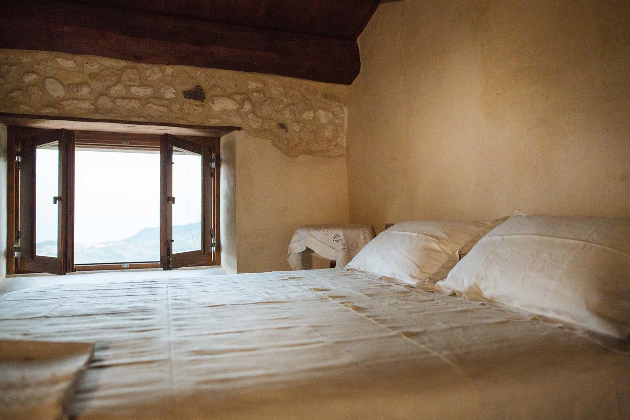Charme In Perillis Bed & Breakfast Popoli Exterior photo