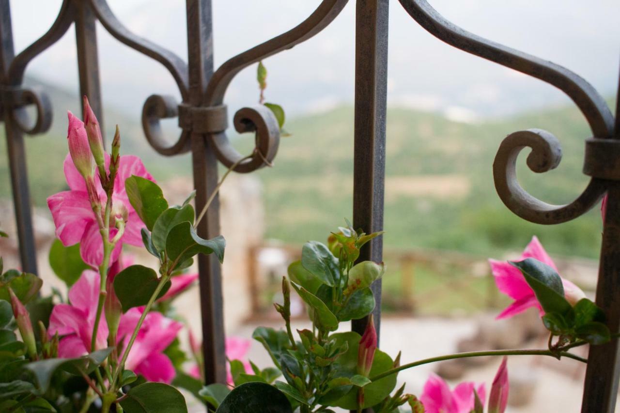 Charme In Perillis Bed & Breakfast Popoli Exterior photo