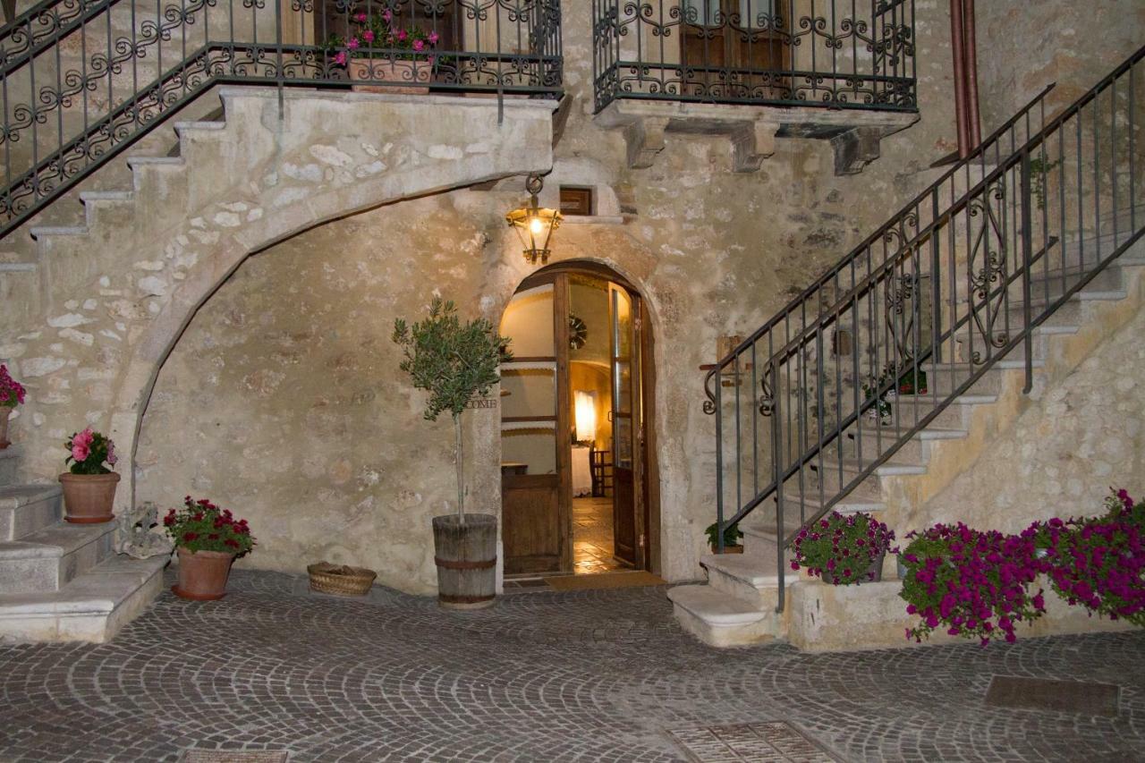Charme In Perillis Bed & Breakfast Popoli Exterior photo
